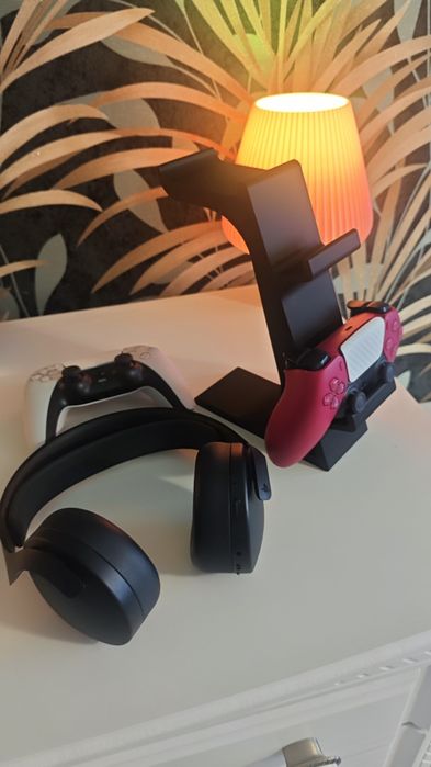 Подставка под геймпады и наушники