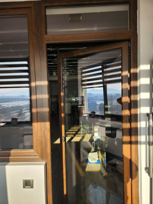 Tâmplărie PVC cu geam termopan, impecabile  maro