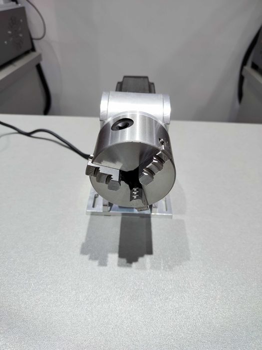 Поворотное устройство для лазерной маркировки