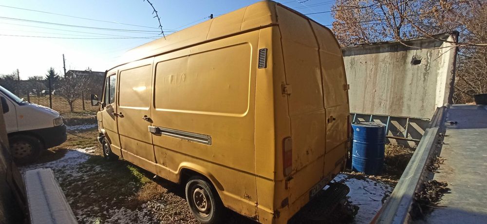 Mercedes-Benz 207D T1