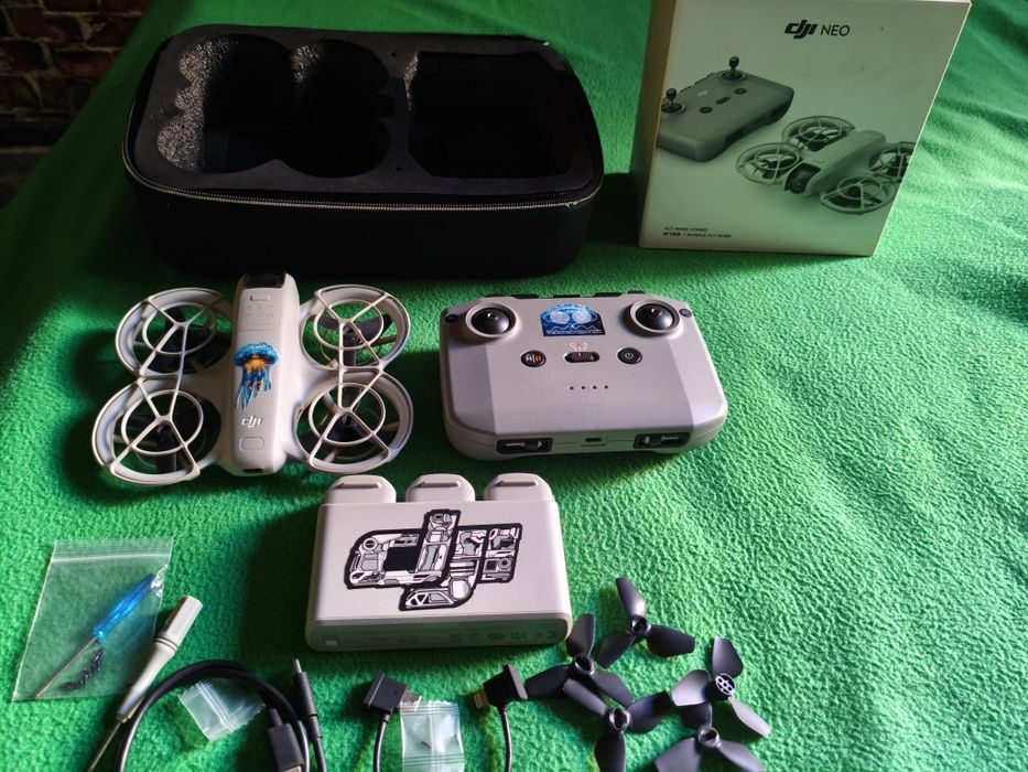 Квадрокоптер DJI neo.