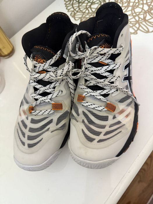 Волейбольные кроссовки Asics