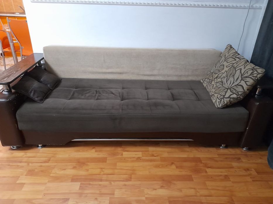 Продам диван в хорошем состоянии !