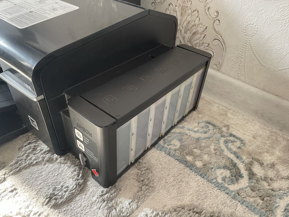 Продам цветной принтер Epson L800