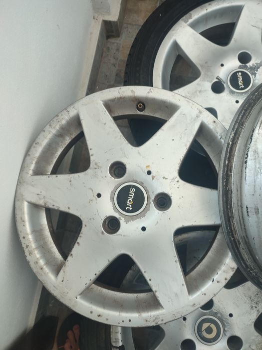 Fortwo Anvelope auto marca Smart (două anvelope de cauciuc și patru janta roti)
