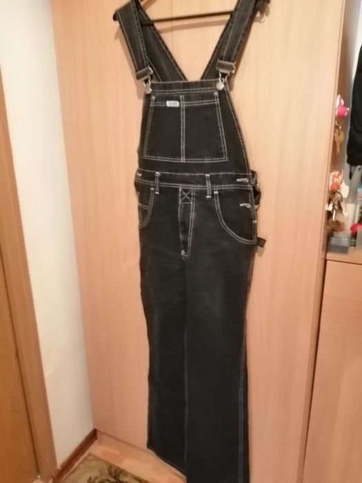 Vând salopeta de blugi pentru dama