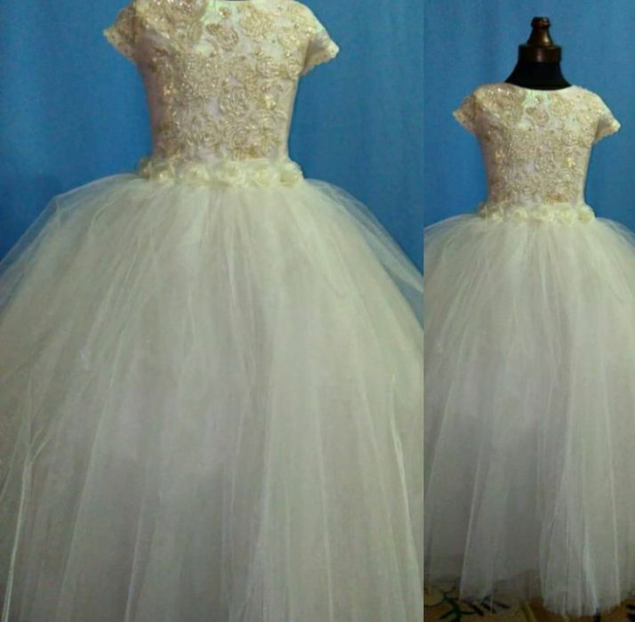 Продам бальные платья для девочек