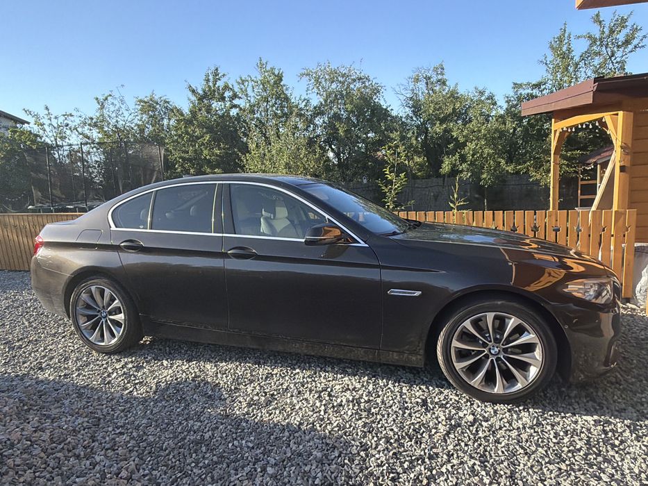 Bmw 520xdrive 2014/10 190cp camera 360 interior alb impecabil  istoric Bmw