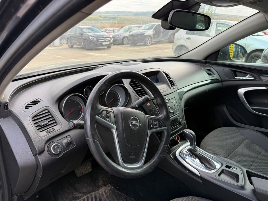 Dezmembrez Opel insignia 2.0 cdti A20DTH cutie automata MDK volan stanga faruri xenon