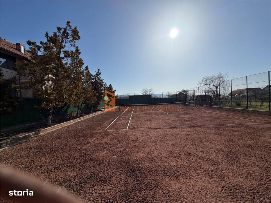 Teren intravilan + teren de tenis zona Berca