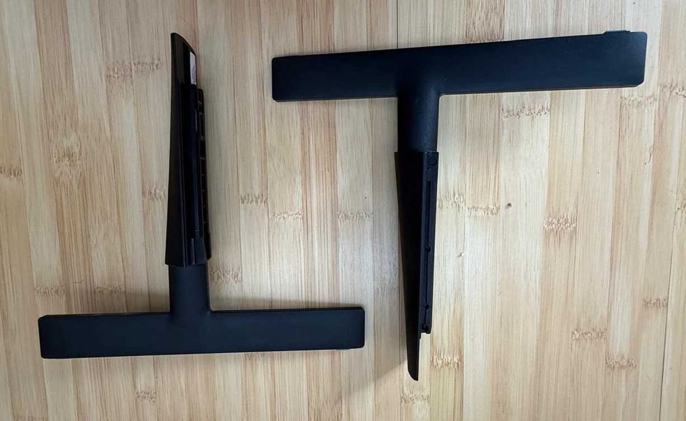 Samsung Crystal UHD 55AU8000, 138 cm - Pentru piese / Ecran defect, jumătate negru, jumătate normal, nu este spart