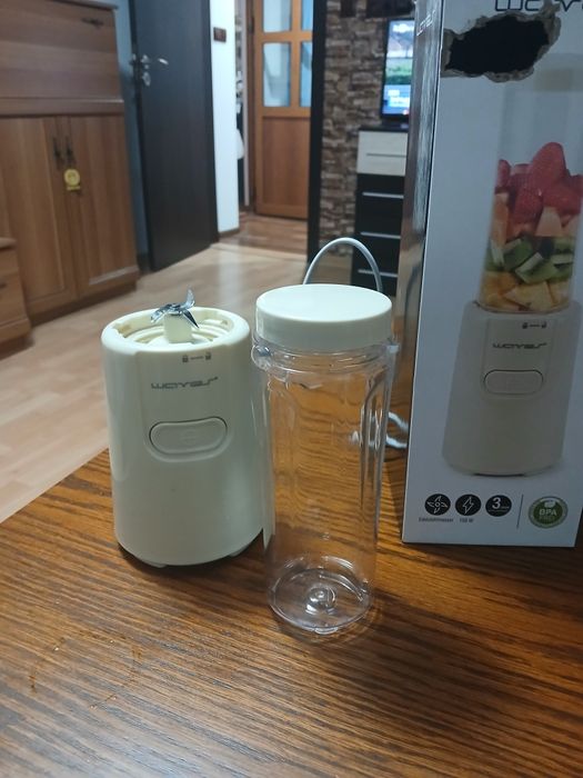 Блендер за смути