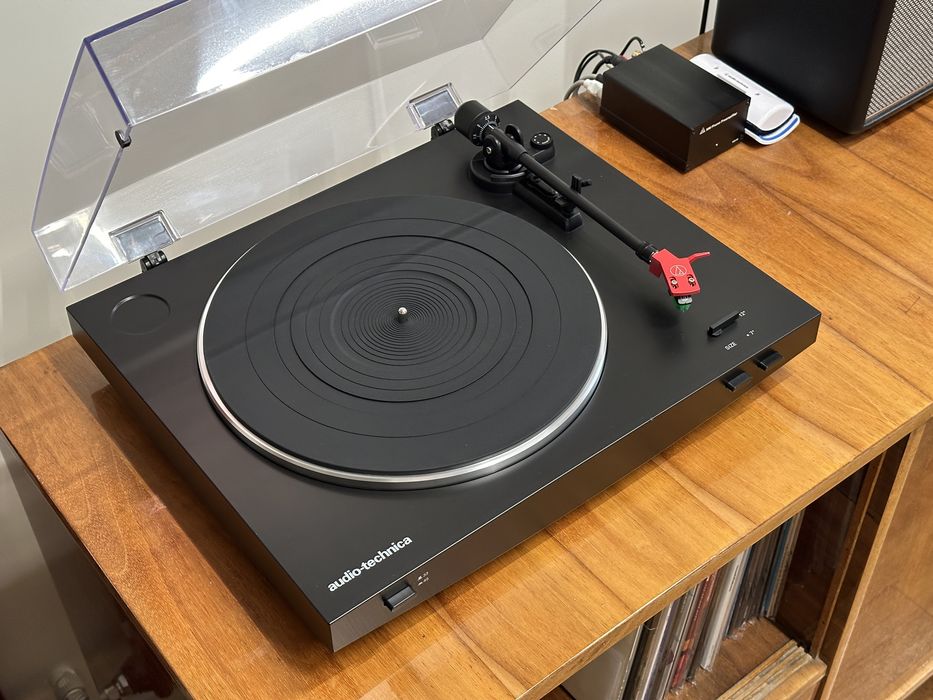 Проигрыватель виниловых пластинок Audio Technica AT-LP3