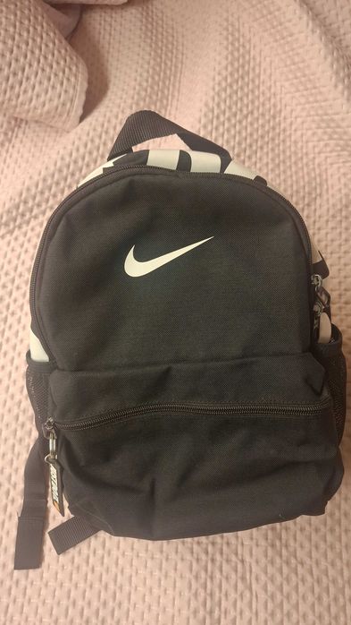 Раница Nike ,Zara 10evro
