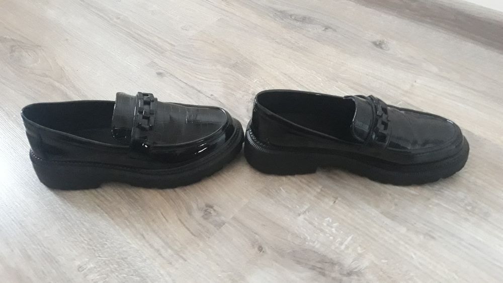 Дамски лачени обувки 38 номер