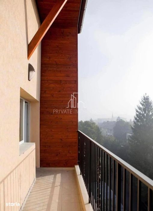 Apartament spațios cu 5 camere , strada Păcii, la 10 minute de UMFST
