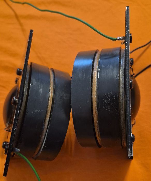 Medii Revox Symbol B  difuzoare