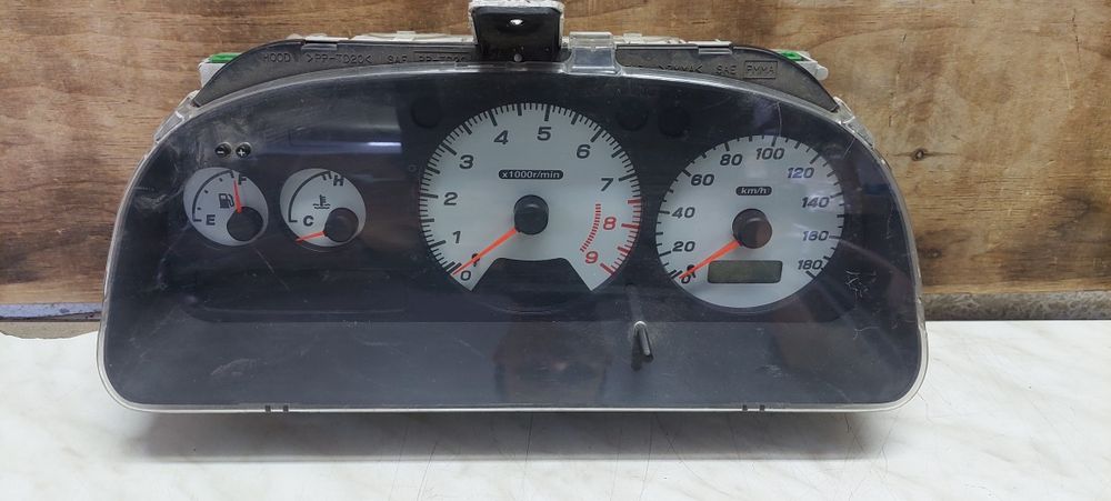 На Subaru imprezza щиток приборов, туманки ,зеркало
