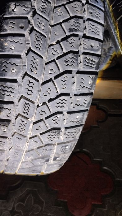 Продам шины зимние