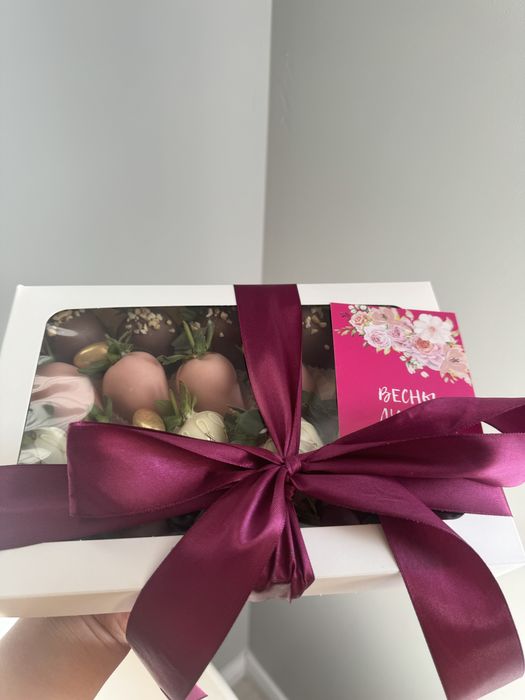 Клубники в шоколаде Астана