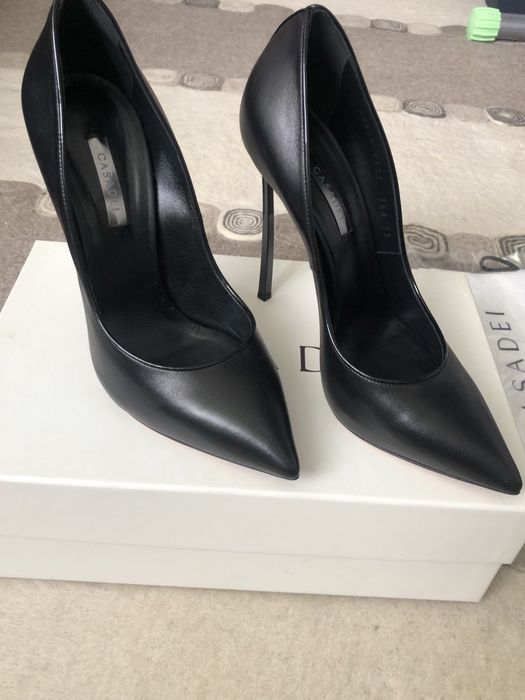 CASADEI marimea 39 NOI!