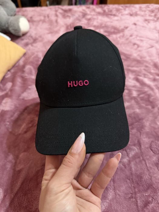 Дамска шапка hugo