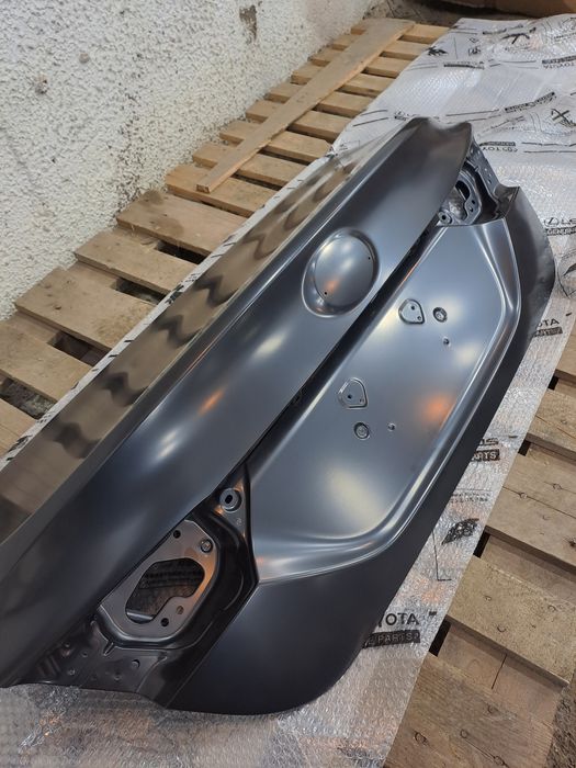 Крышка багажника Камри 70