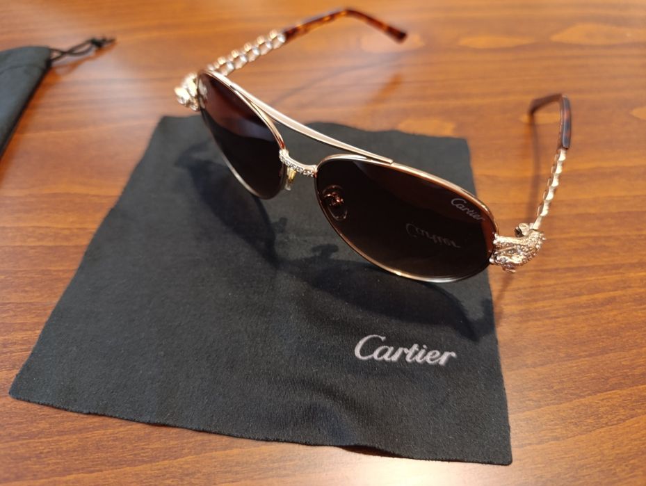 Дамски слънчеви очила Cartier.
