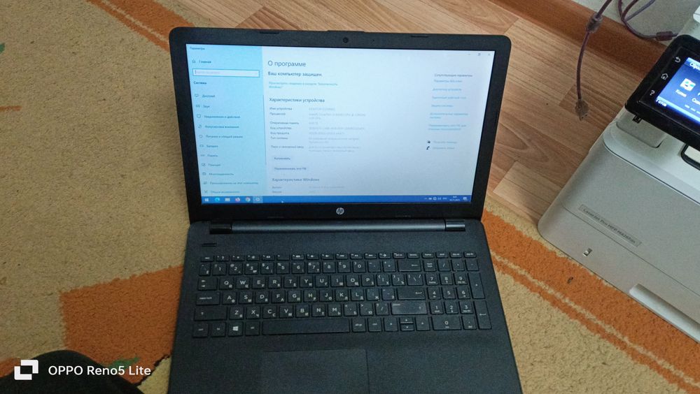 Ноутбук HP и принтер