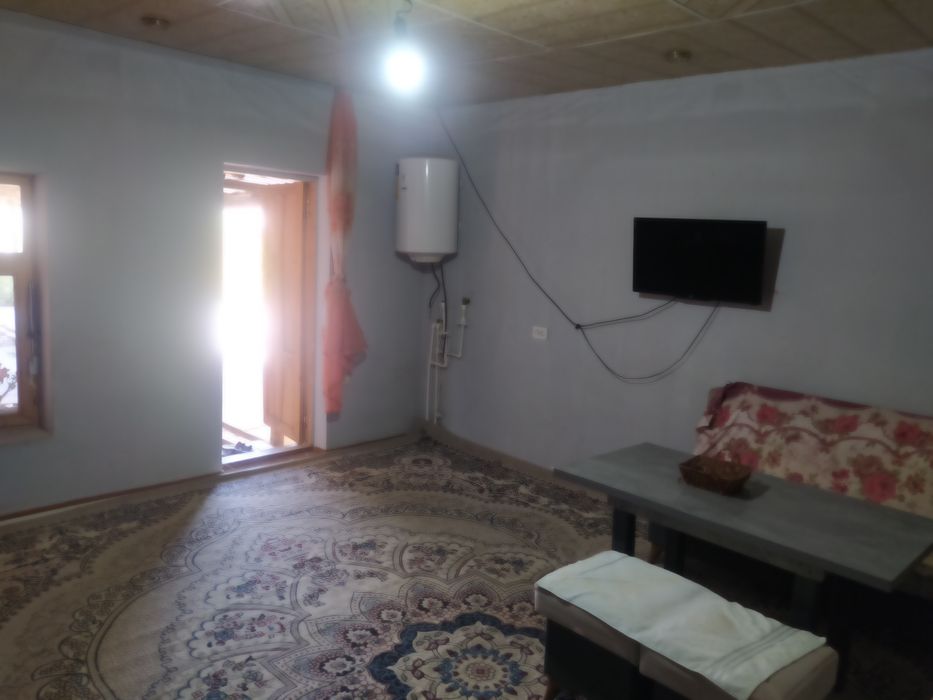 Uy joy sotiladi 6 sotih dakumentlari joyida zangiota tumanida bosuda