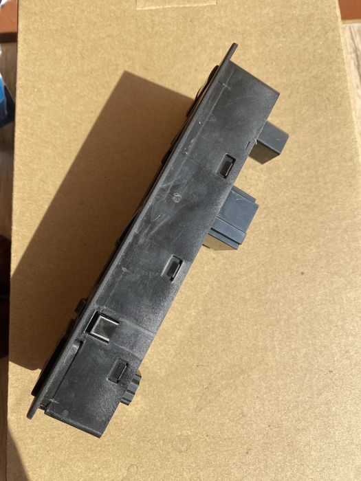 Lada vesta sw cross Блок управления стеклоподьемников