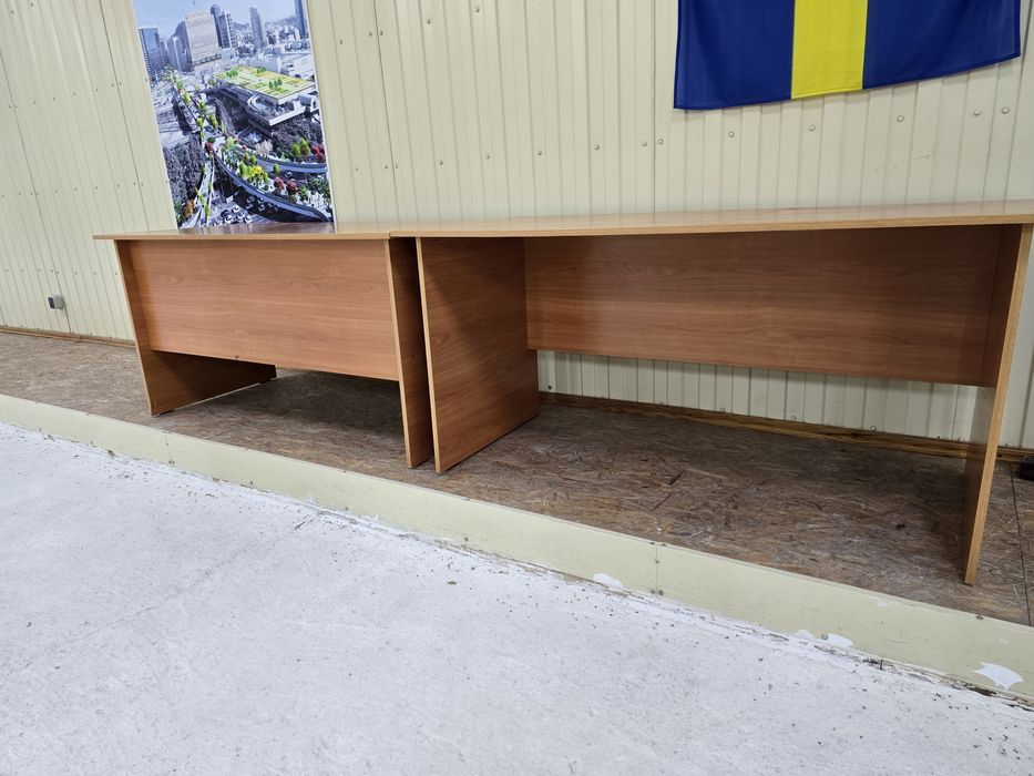 Стол офисный в наличии