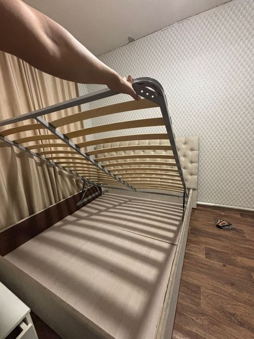 Спальня кровать в отличном состоянии