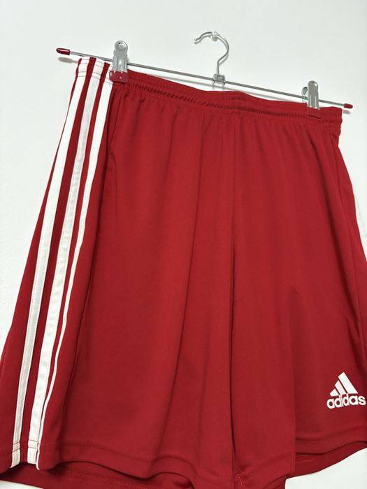 Pantaloni scurti Adidas
