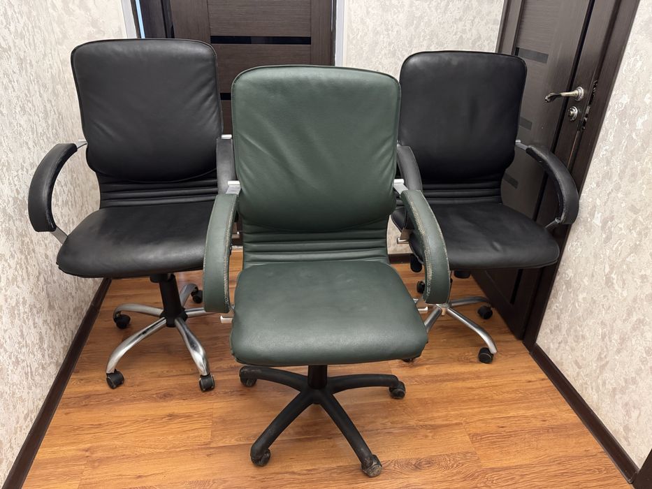 Офисные кресла кожаные
