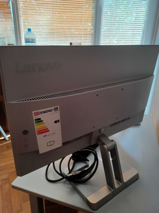 ЛОТ: 2 Монитора LENOVO L24i-4A + 2 вертикални държача за лаптоп XMART CYK Vertical