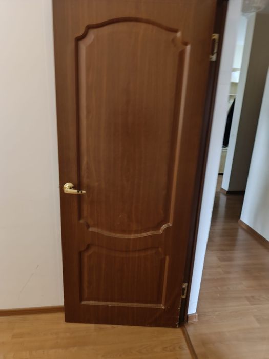 Меж комнатные двери