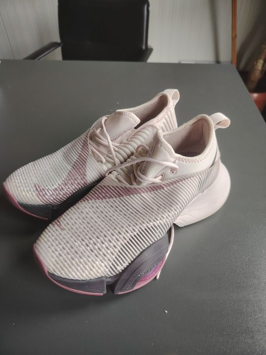 Оригинални дамски маратонки Nike Air Zoom  38,5