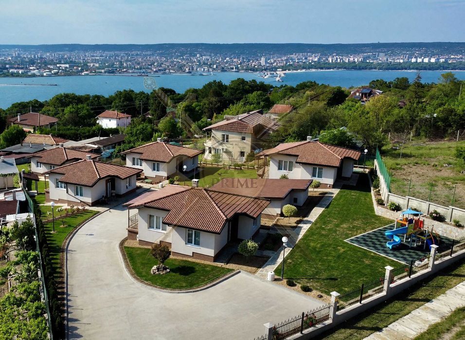 Къща в Зеленика! 21916402
