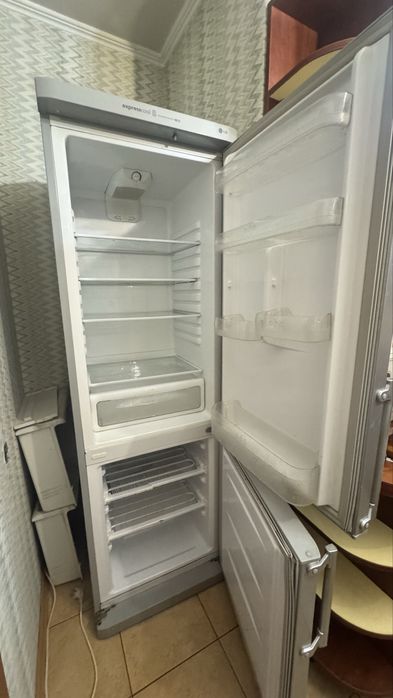 Продам холодильник