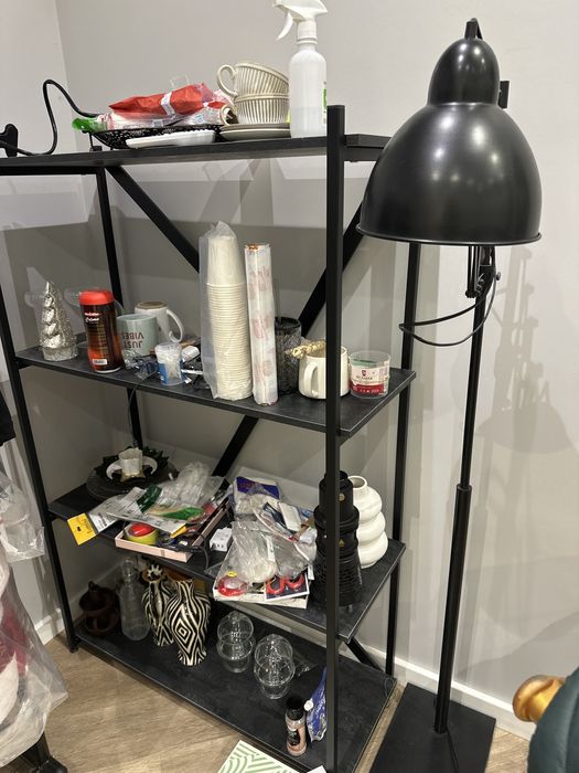 Продам стелаж и к нему лампа