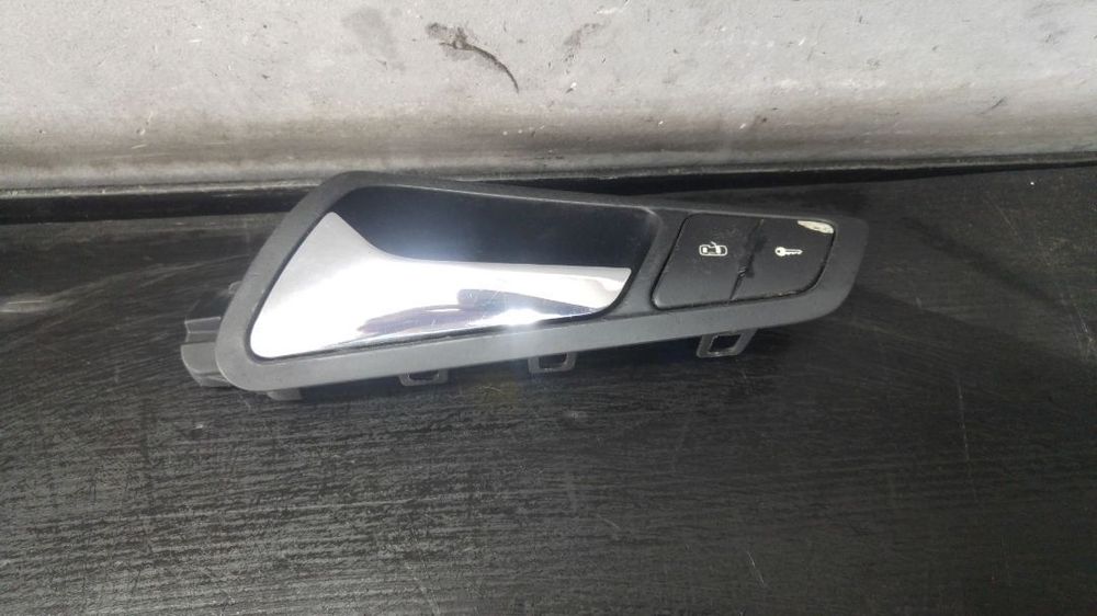 Maner interior stanga fata vw passat b6 3c1837113