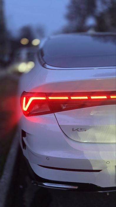 Kia К5 Стайл фулл (без люка) 2.5л АТ Белый Жемчуг! 50 тыс км пробега!