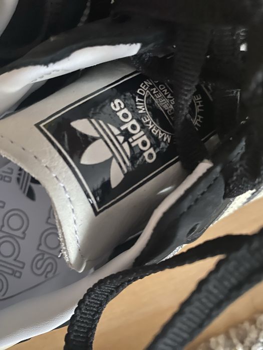 Sneakers adidas Samba, noi