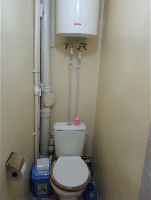 Продается квартира 3 комнатная 8 мкр 1 этаж