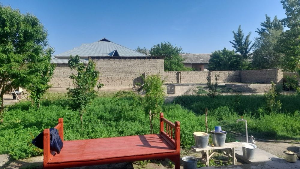 Uy joy uchastka sotiladi