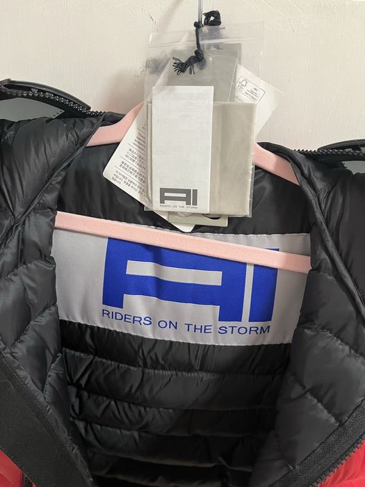Елек нов  riders on the storm ,яке Beltstaff