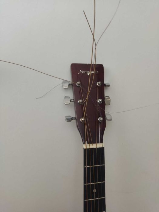 Продавам китара Мартин Смит