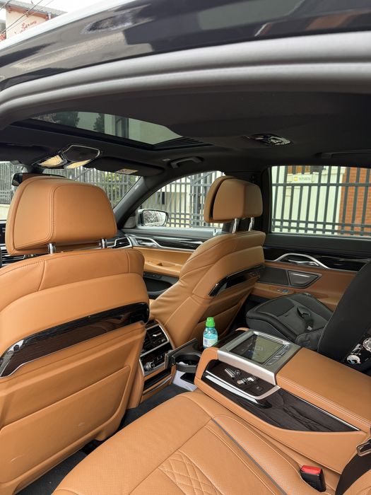 BMW 740e Harman Trapa Ventilatie Masaj 326hp sau schimb cu mai ieftin