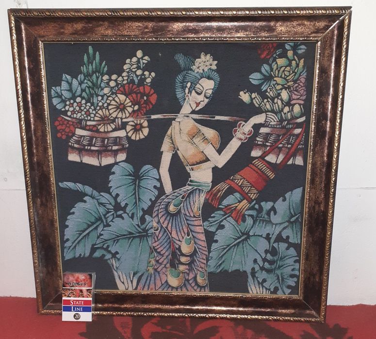 Продаётся картина в рамке.